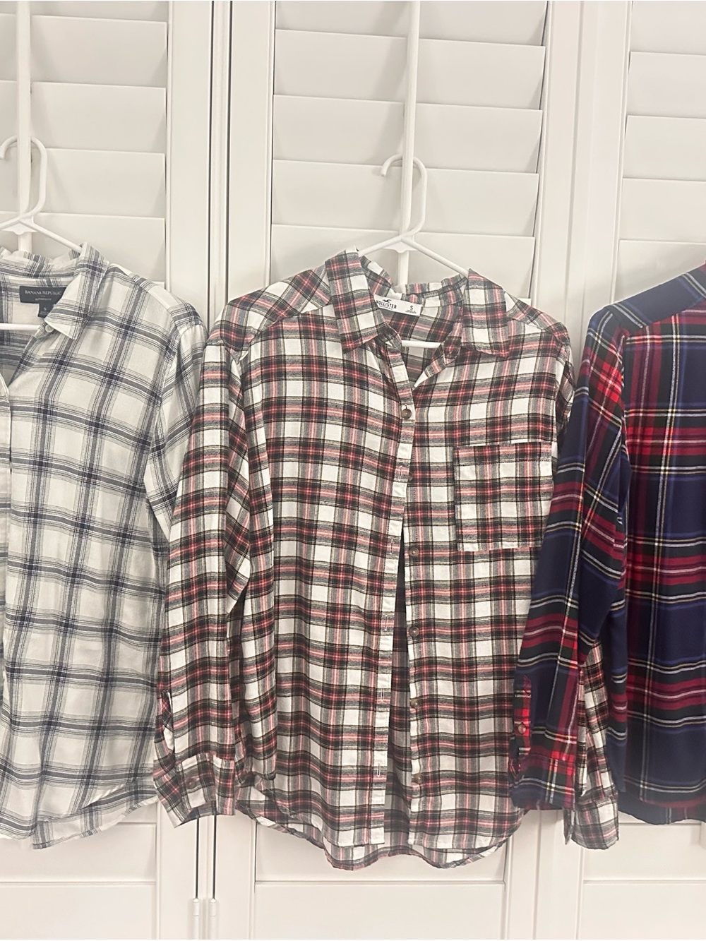 Banana Republic Men's Plaid Button-Down Shirt in White, Black & Red